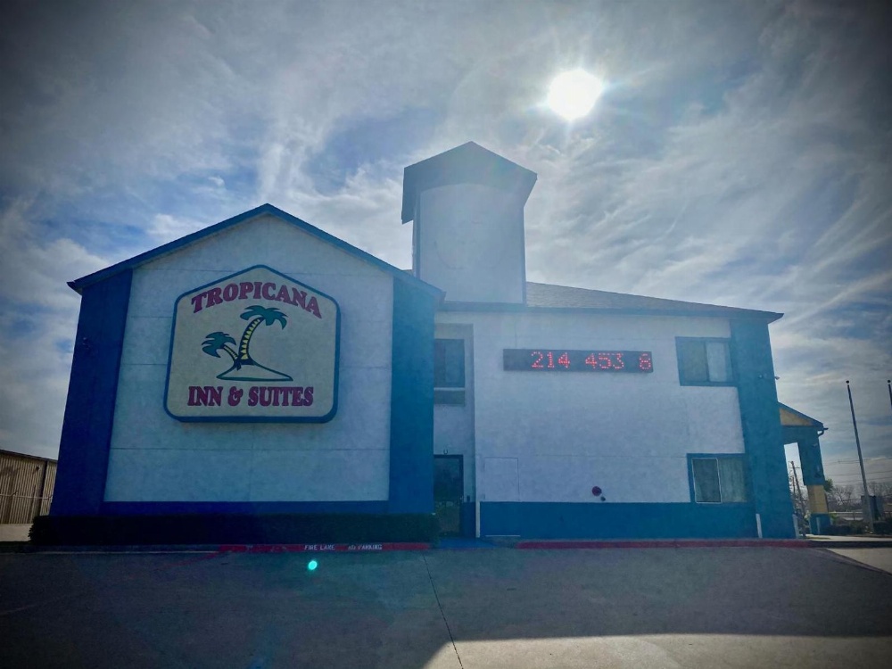 Tropicana Inn And Suites
