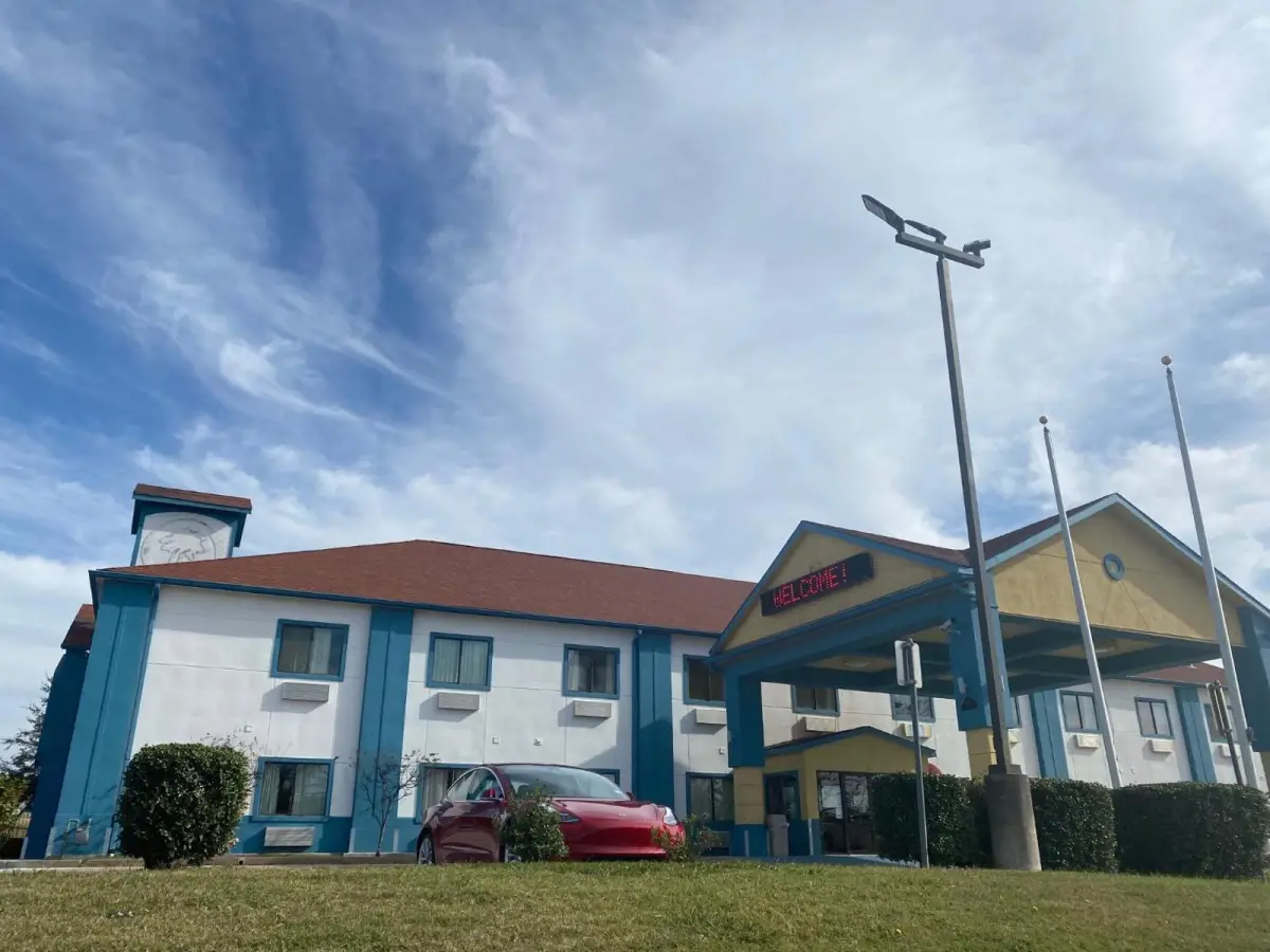 Tropicana Inn And Suites 8
